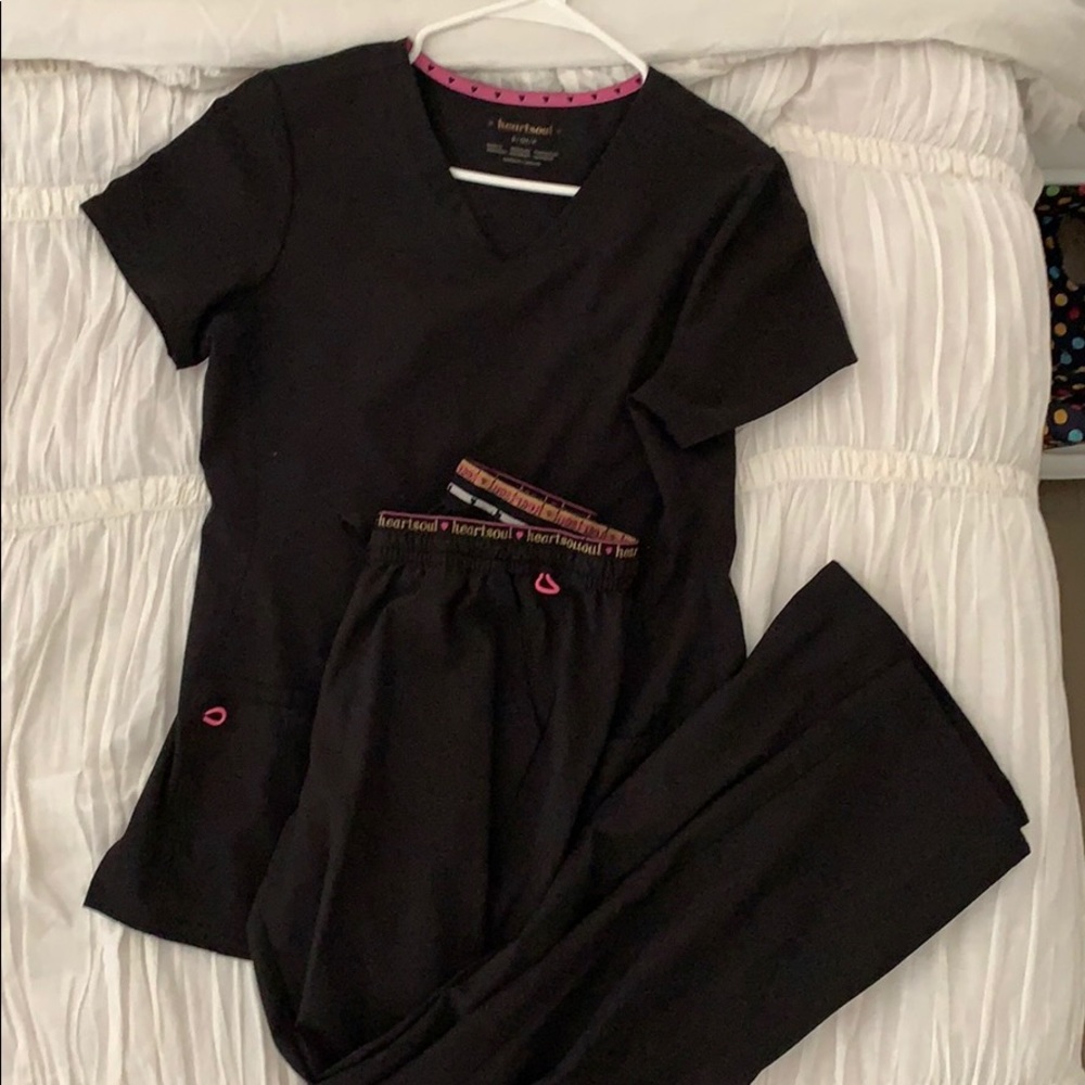 HeartSoul Women’s scrubs set